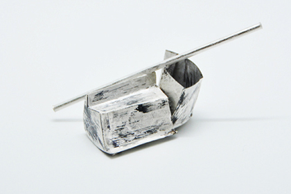 A boat / Brooch / Yuki Sumiya [contemporary jewellery and object]