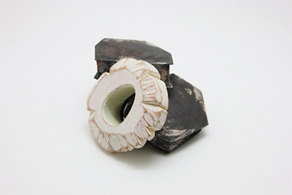 White wheel / Brooch