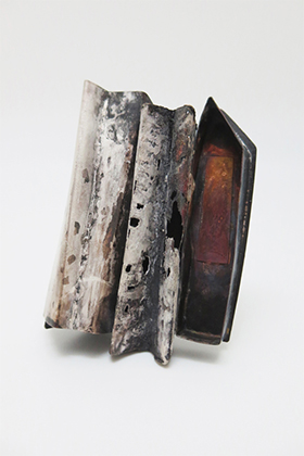 Perfect house / Brooch / Yuki Sumiya [contemporary jewellery and object]