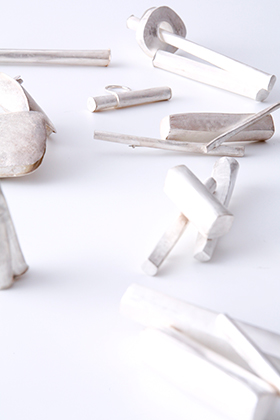 White artifact / Yuki Sumiya [contemporary jewellery and object]